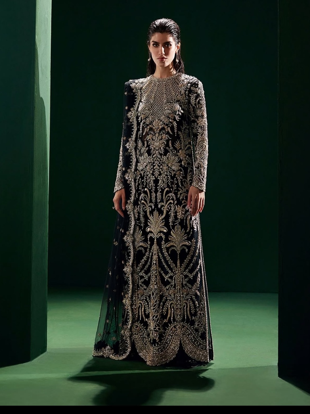 Soraya Éclat - Embellished Black Formal gown